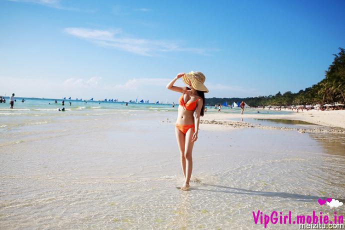 gái trung quốc ngực đẹp với bikini ngoài bãi biển